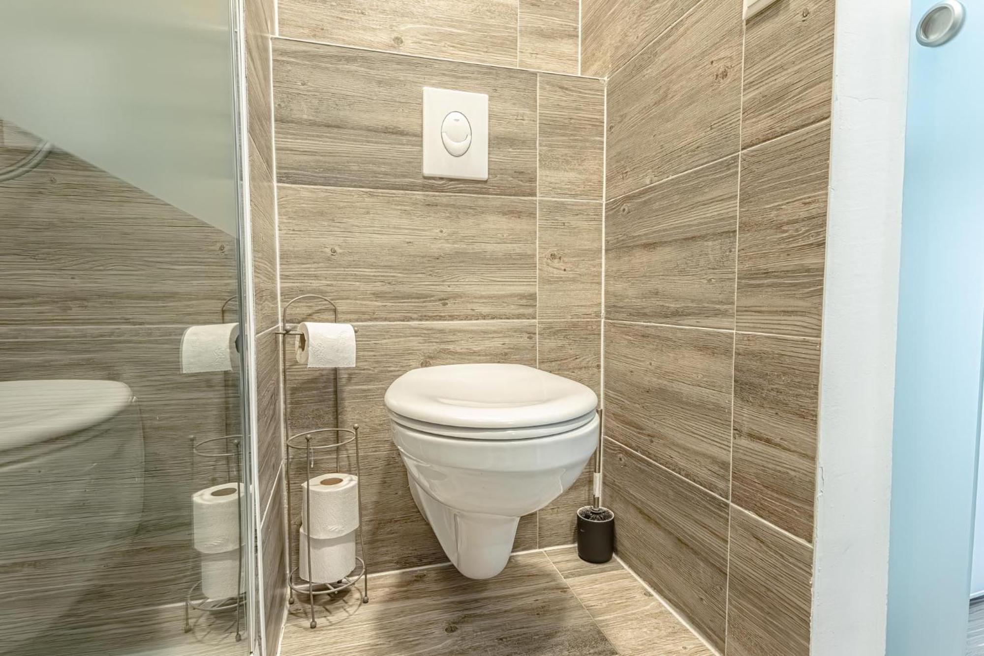 Shopping Paradise 9br Complex Ideal For 22 People Wien