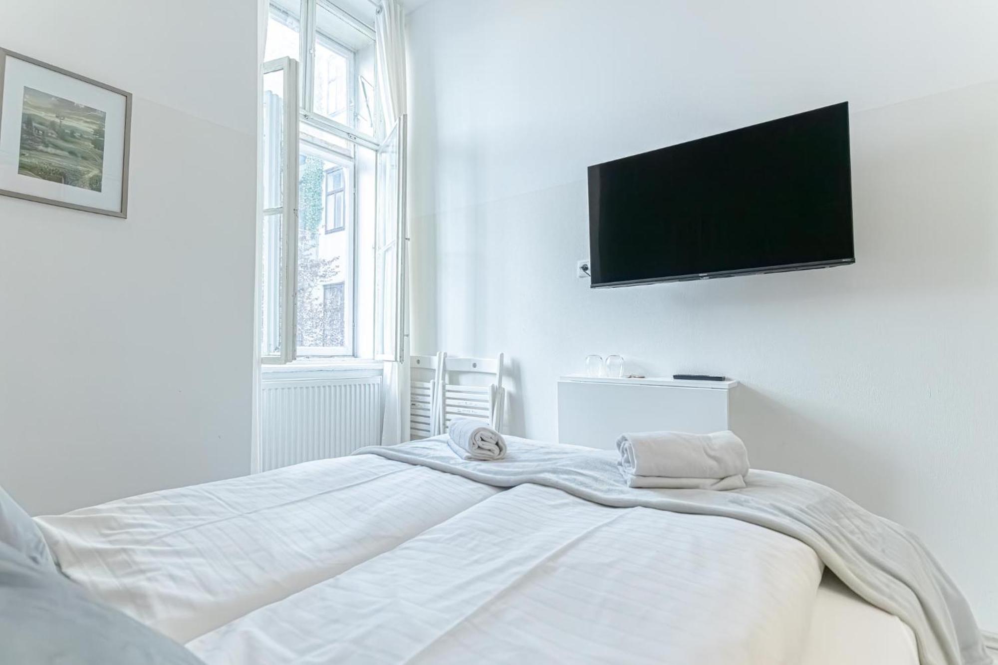Shopping Paradise 9br Complex Ideal For 22 People * Wien
