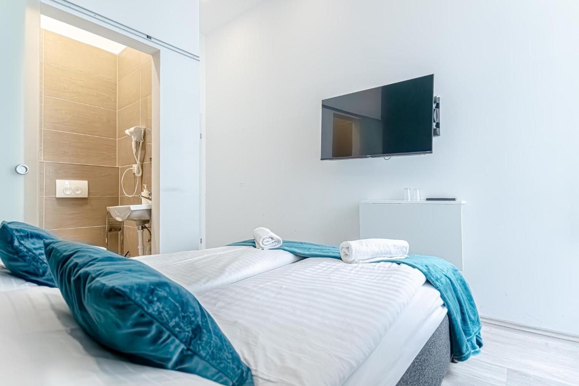 Shopping Paradise 9br Complex Ideal For 22 People Apartment Wien