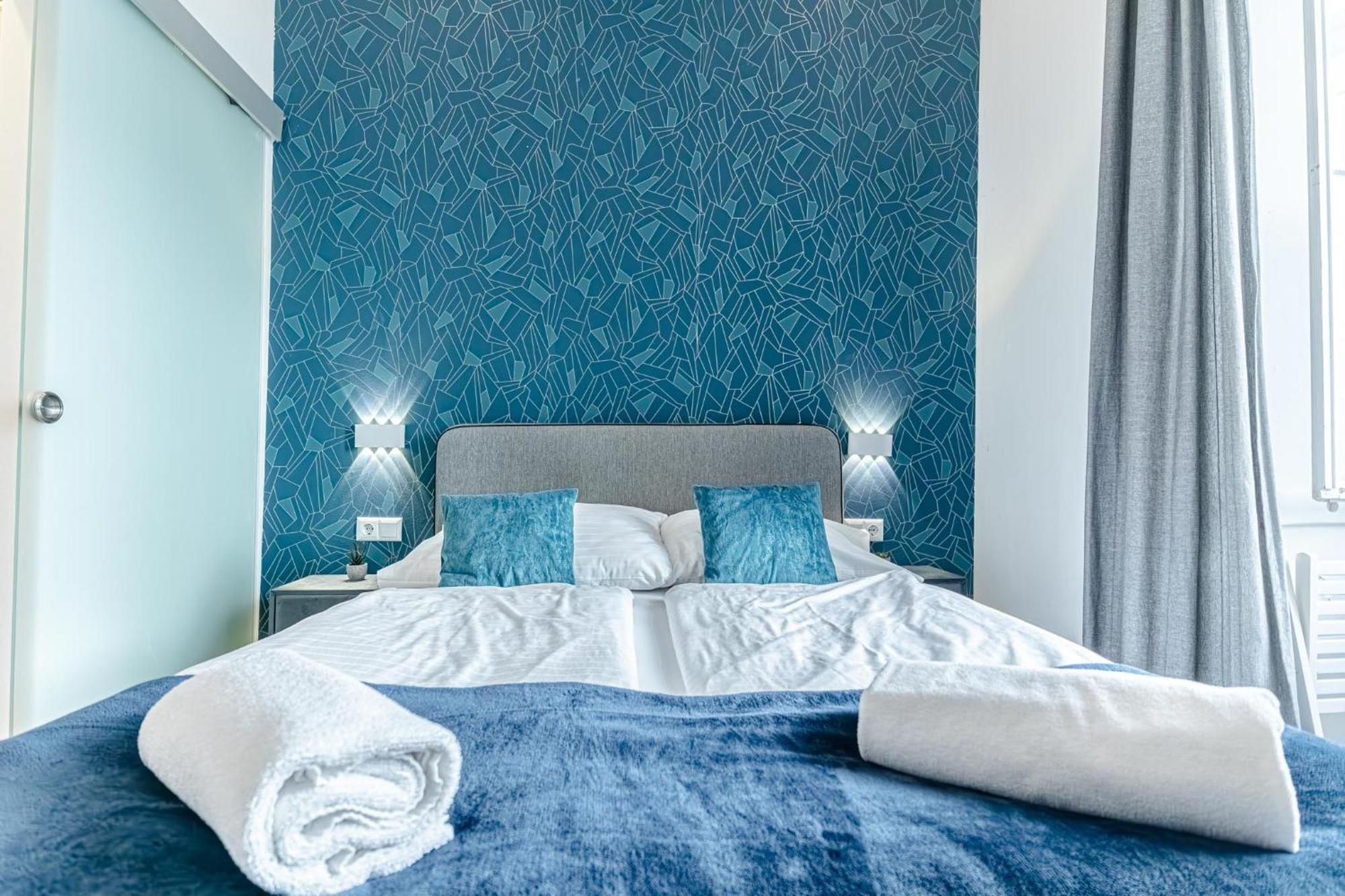 Apartment Shopping Paradise 9br Complex Ideal For 22 People Wien