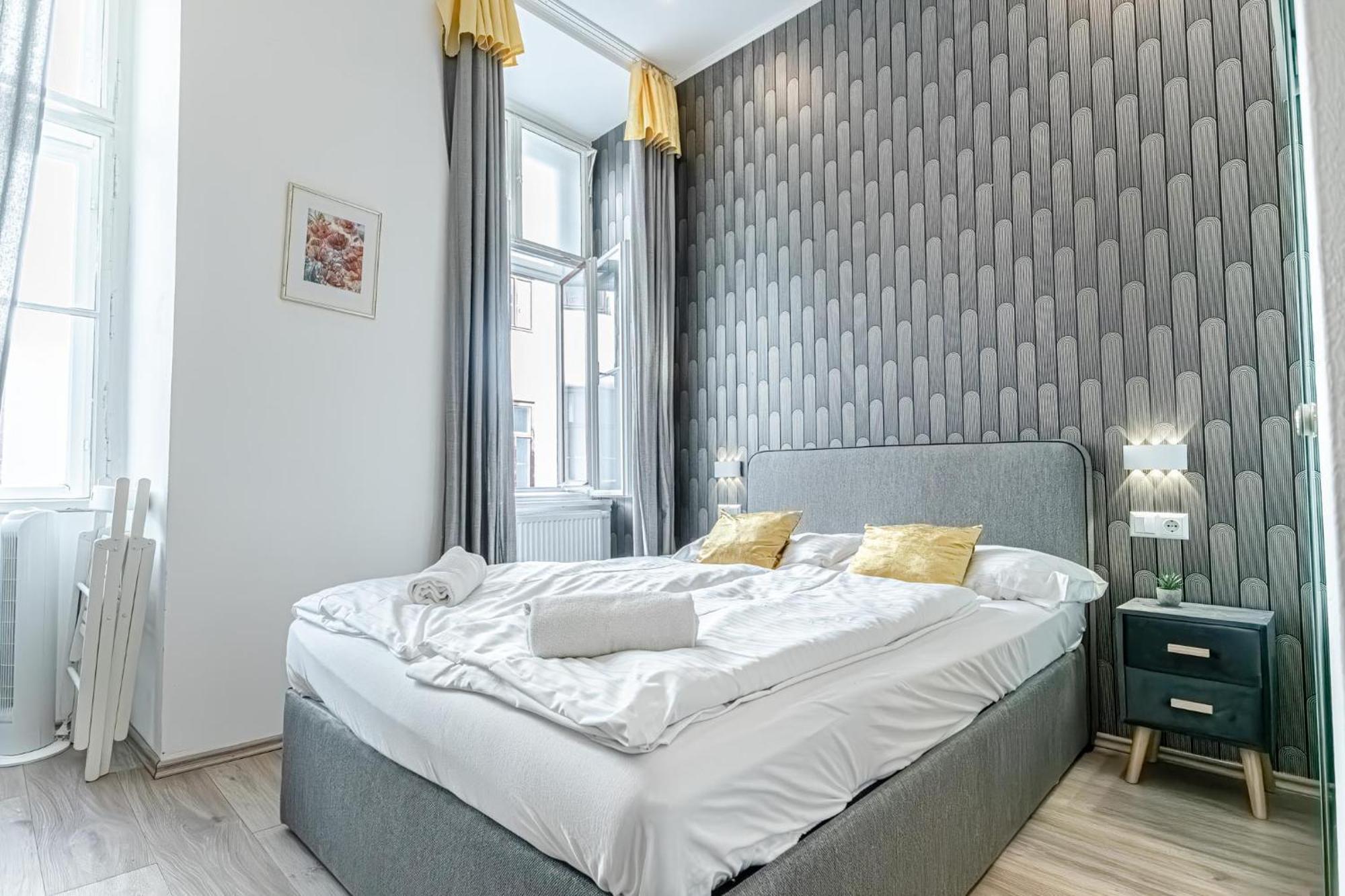Shopping Paradise 9br Complex Ideal For 22 People Wien