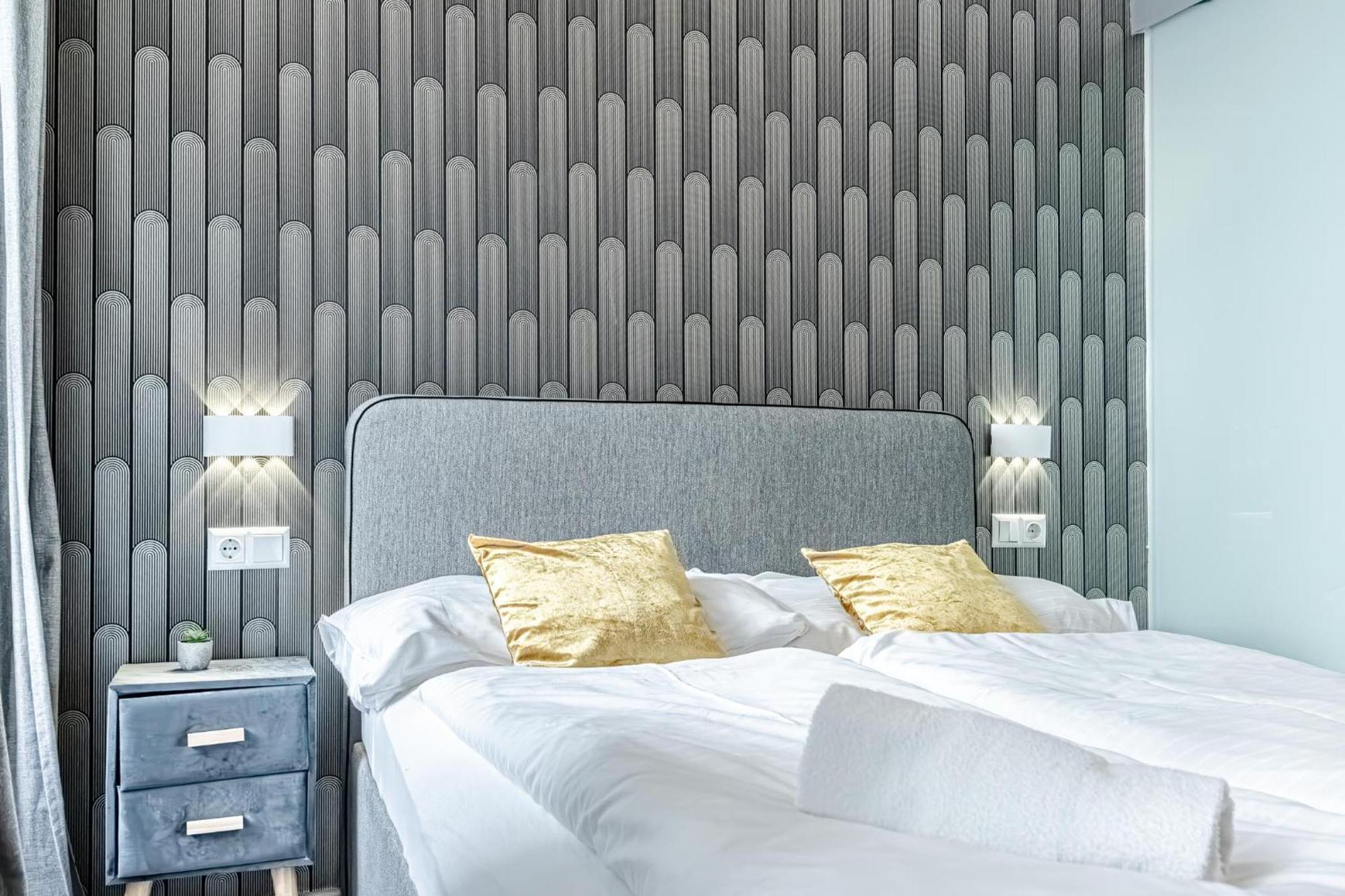 Shopping Paradise 9br Complex Ideal For 22 People Wien