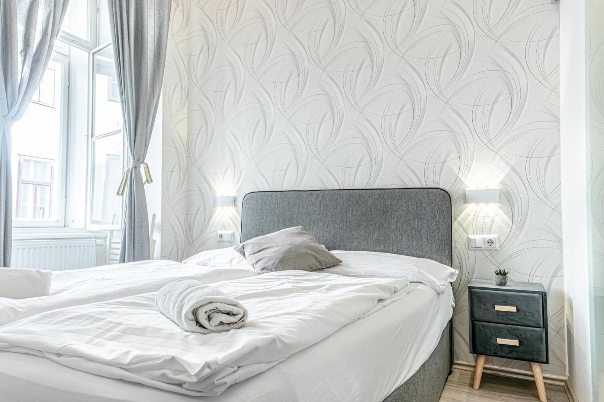 Shopping Paradise 9br Complex Ideal For 22 People * Wien