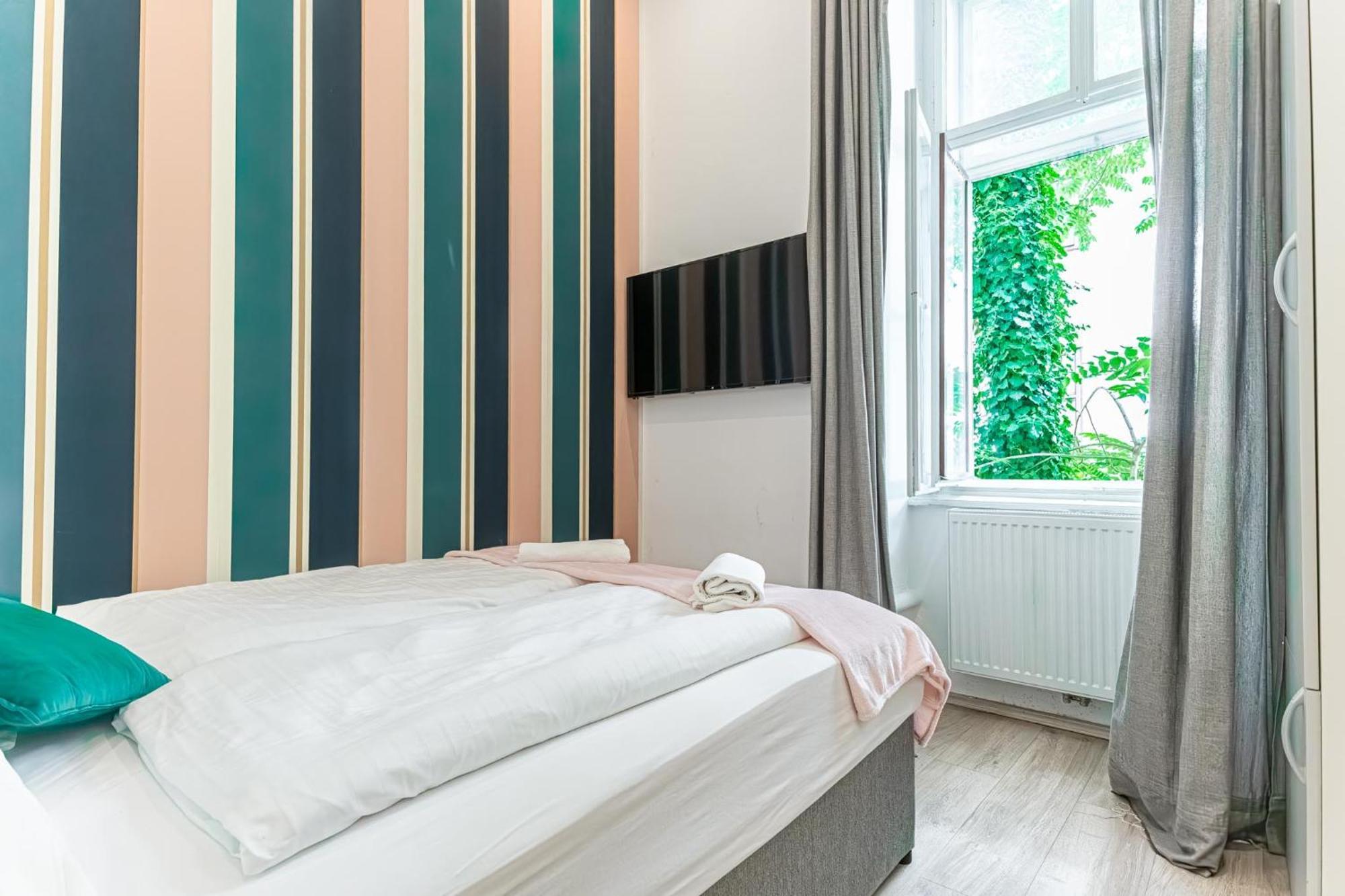 Shopping Paradise 9br Complex Ideal For 22 People Apartment *
