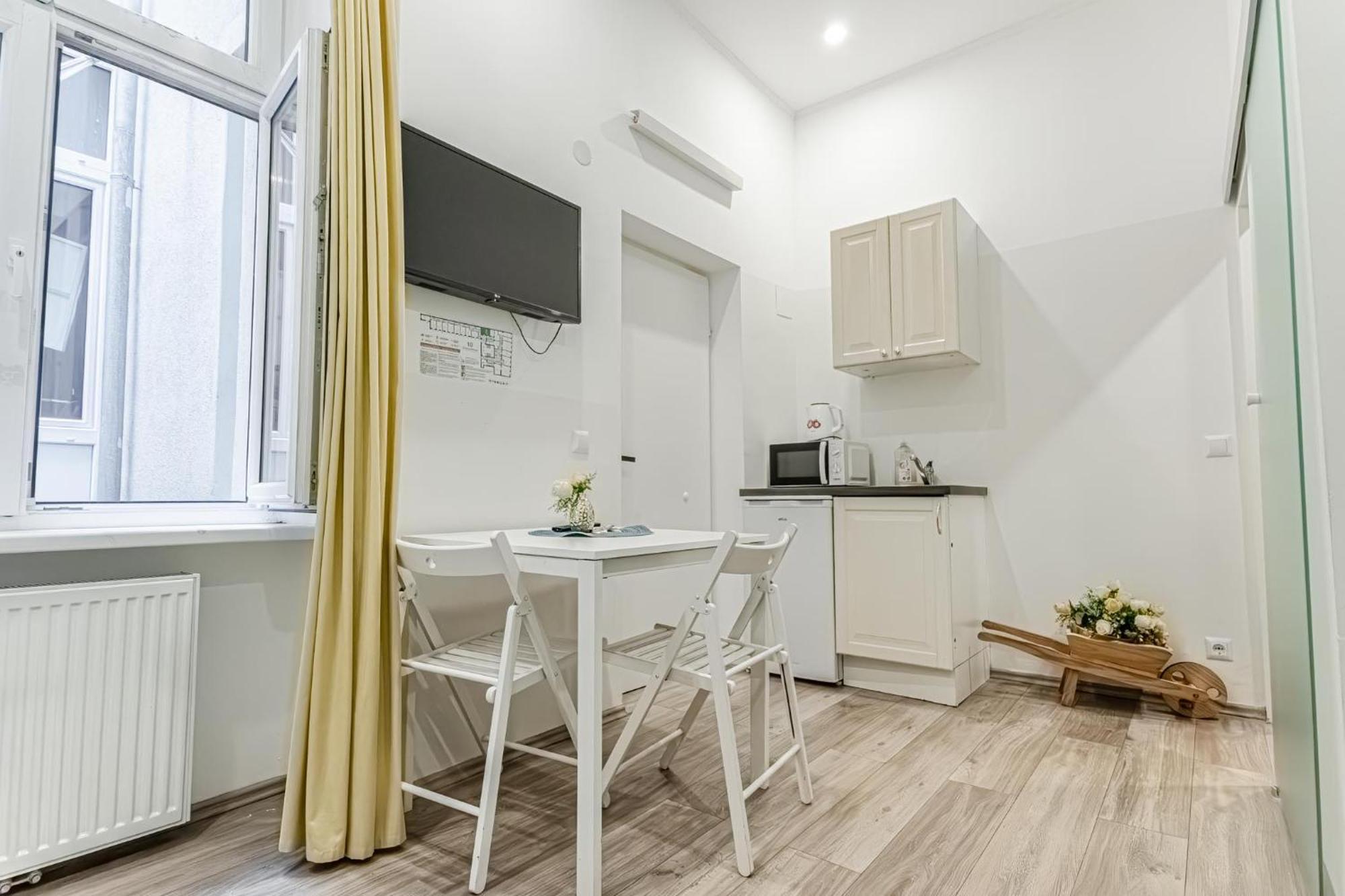 Shopping Paradise 9br Complex Ideal For 22 People Apartment