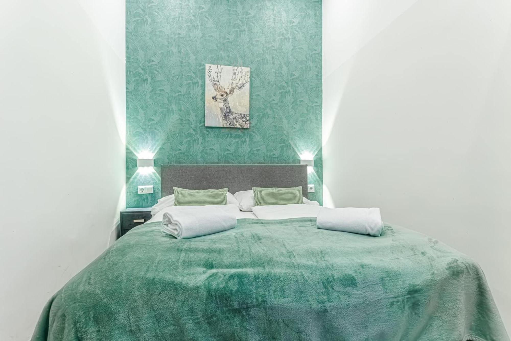 Shopping Paradise 9br Complex Ideal For 22 People Wien